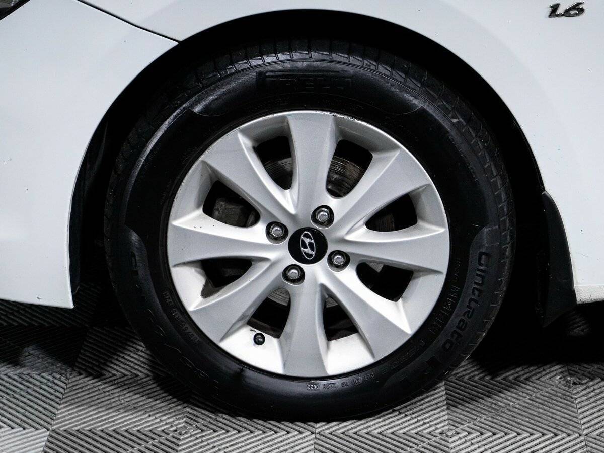 Купить Hyundai Solaris с пробегом. Фото: #14