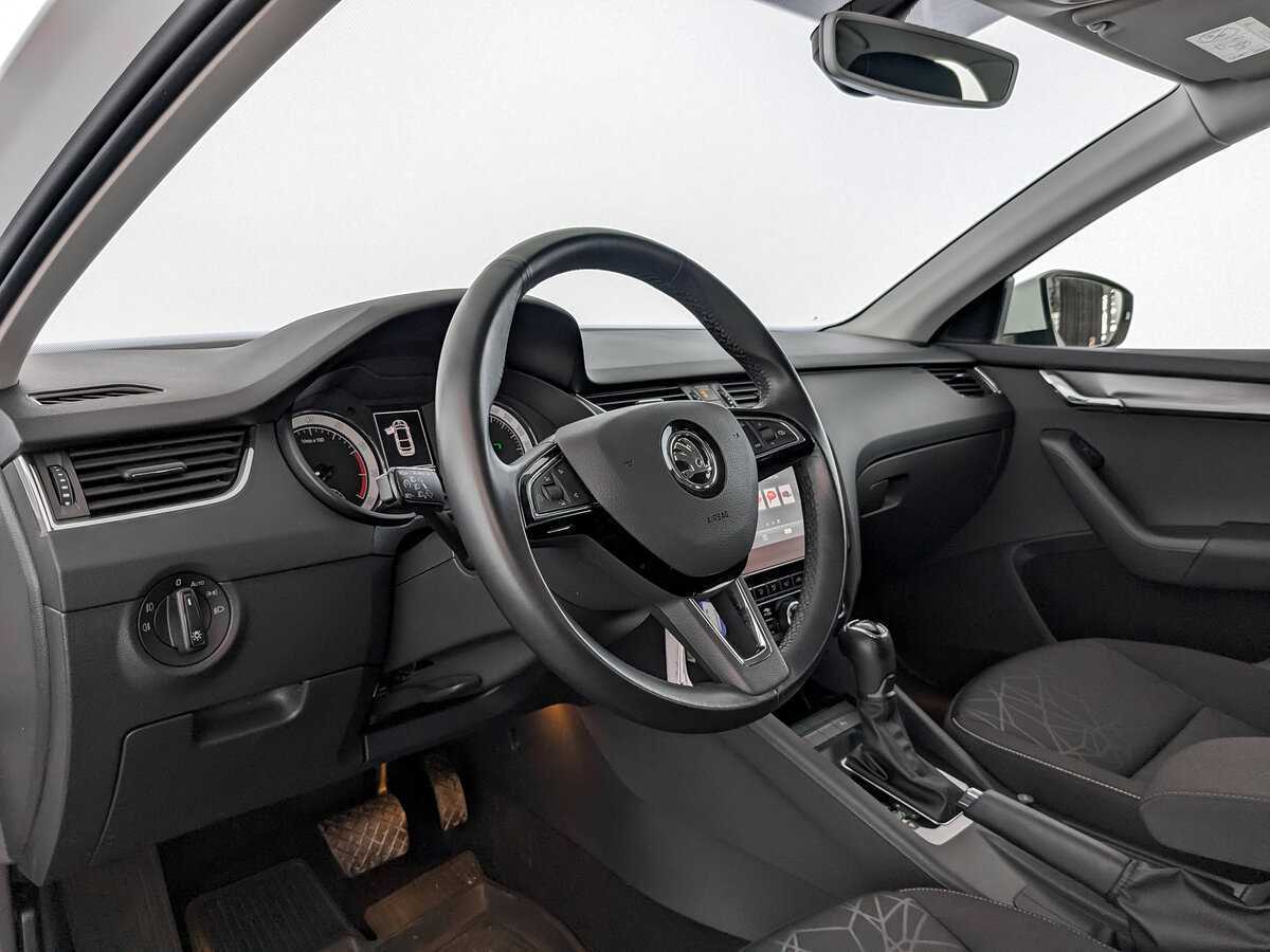 Купить Skoda Octavia с пробегом. Фото: #13
