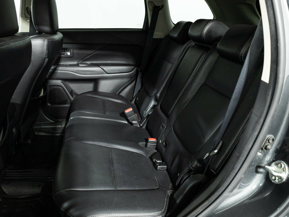 Купить Mitsubishi Outlander с пробегом. Фото: #9