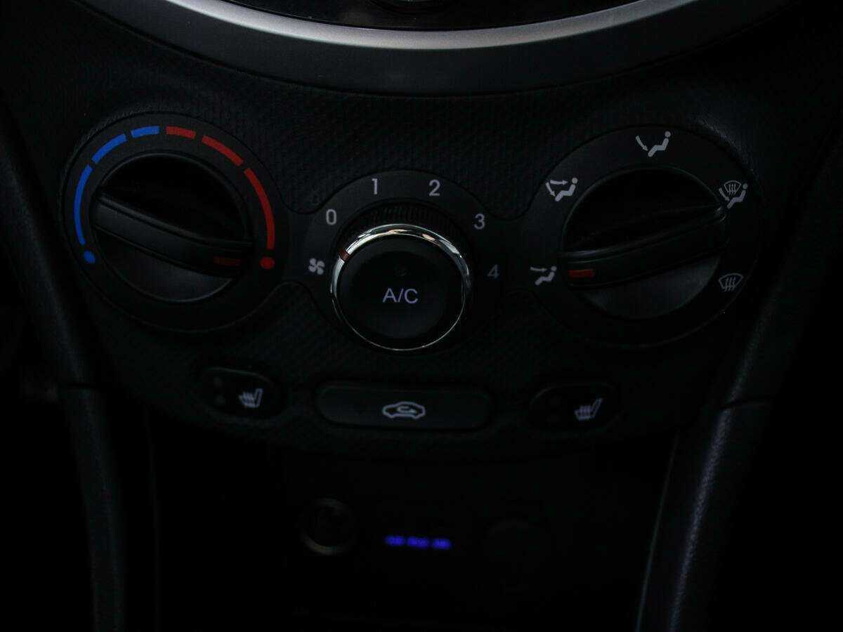 Купить Hyundai Solaris с пробегом. Фото: #11