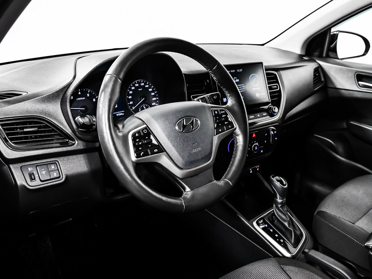 Купить Hyundai Solaris с пробегом. Фото: #11