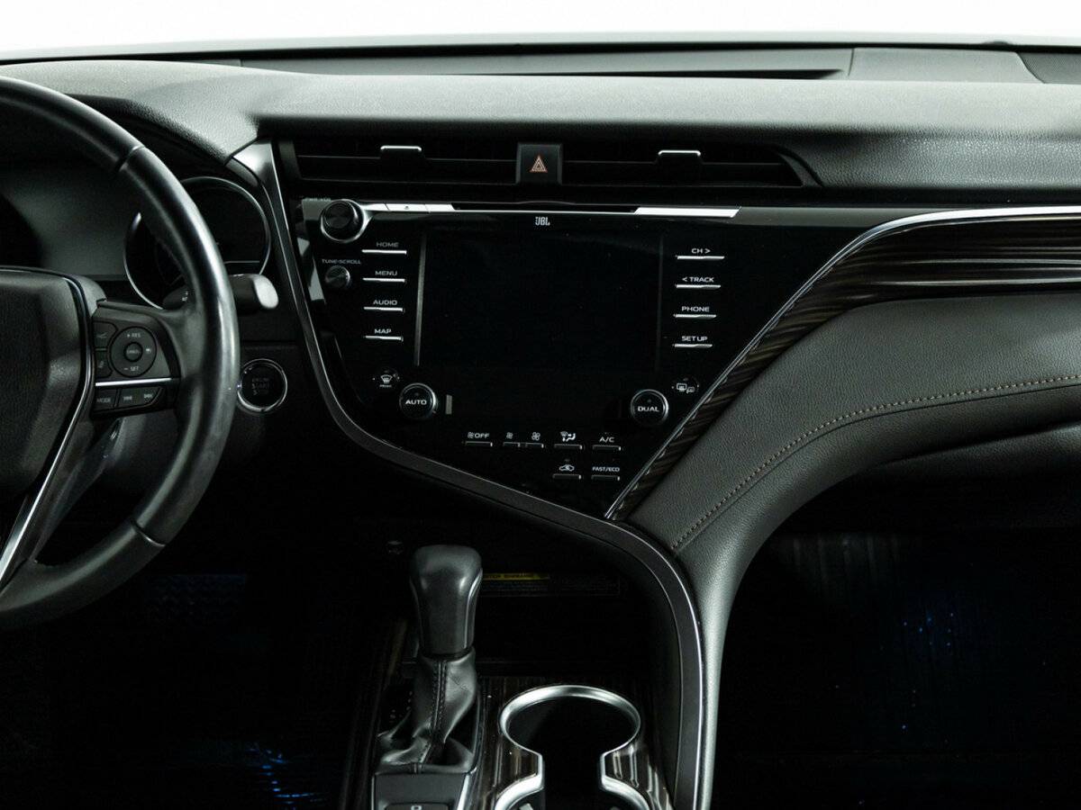 Купить Toyota Camry с пробегом. Фото: #11