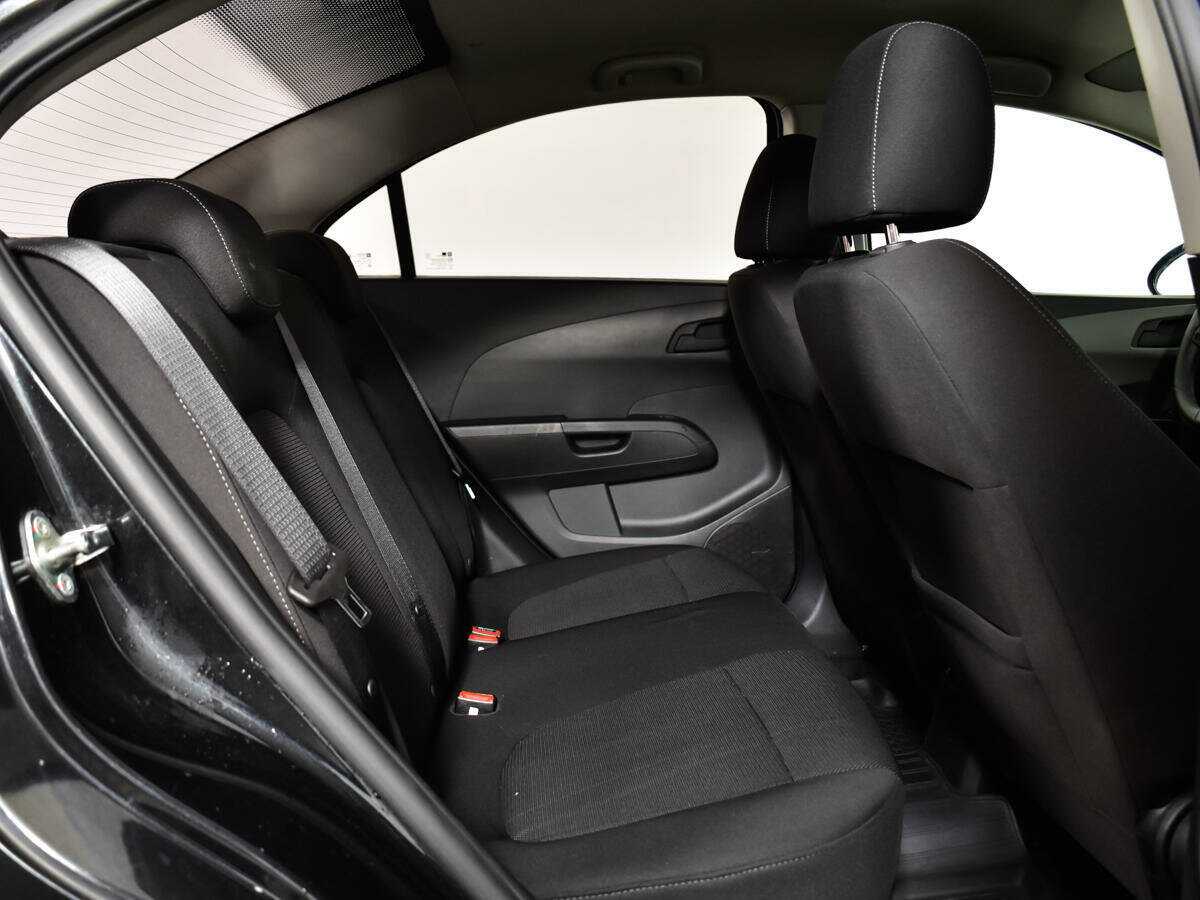 Купить Chevrolet Aveo с пробегом. Фото: #9