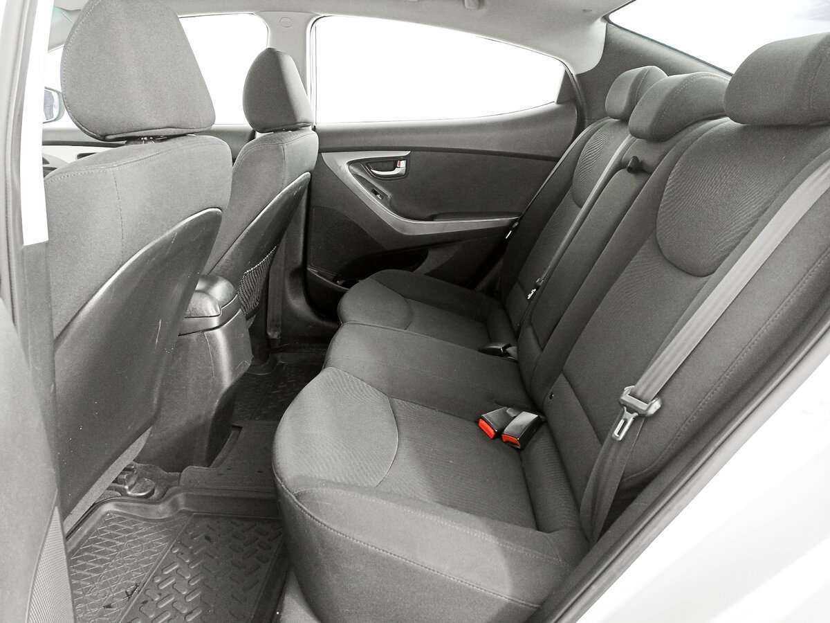 Купить Hyundai Elantra с пробегом. Фото: #9