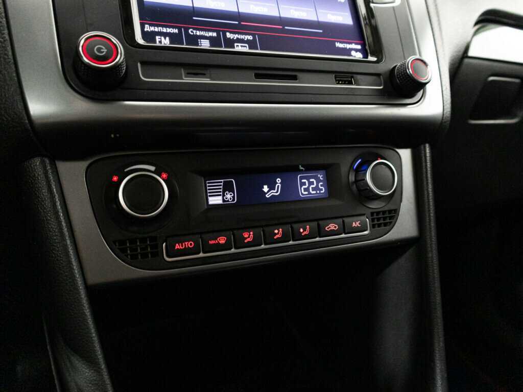 Купить Volkswagen Polo с пробегом. Фото: #15