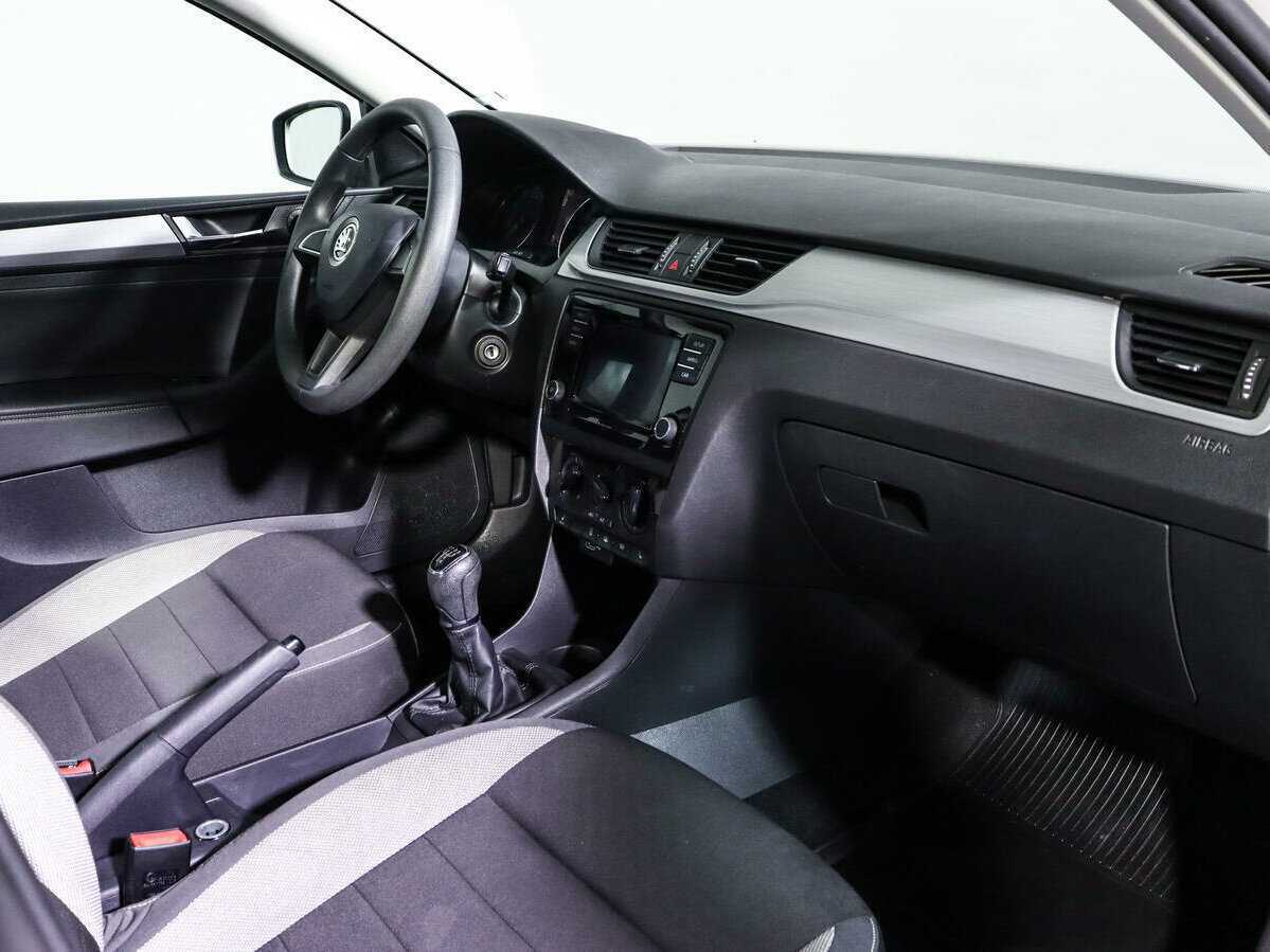 Купить Skoda Rapid с пробегом. Фото: #6