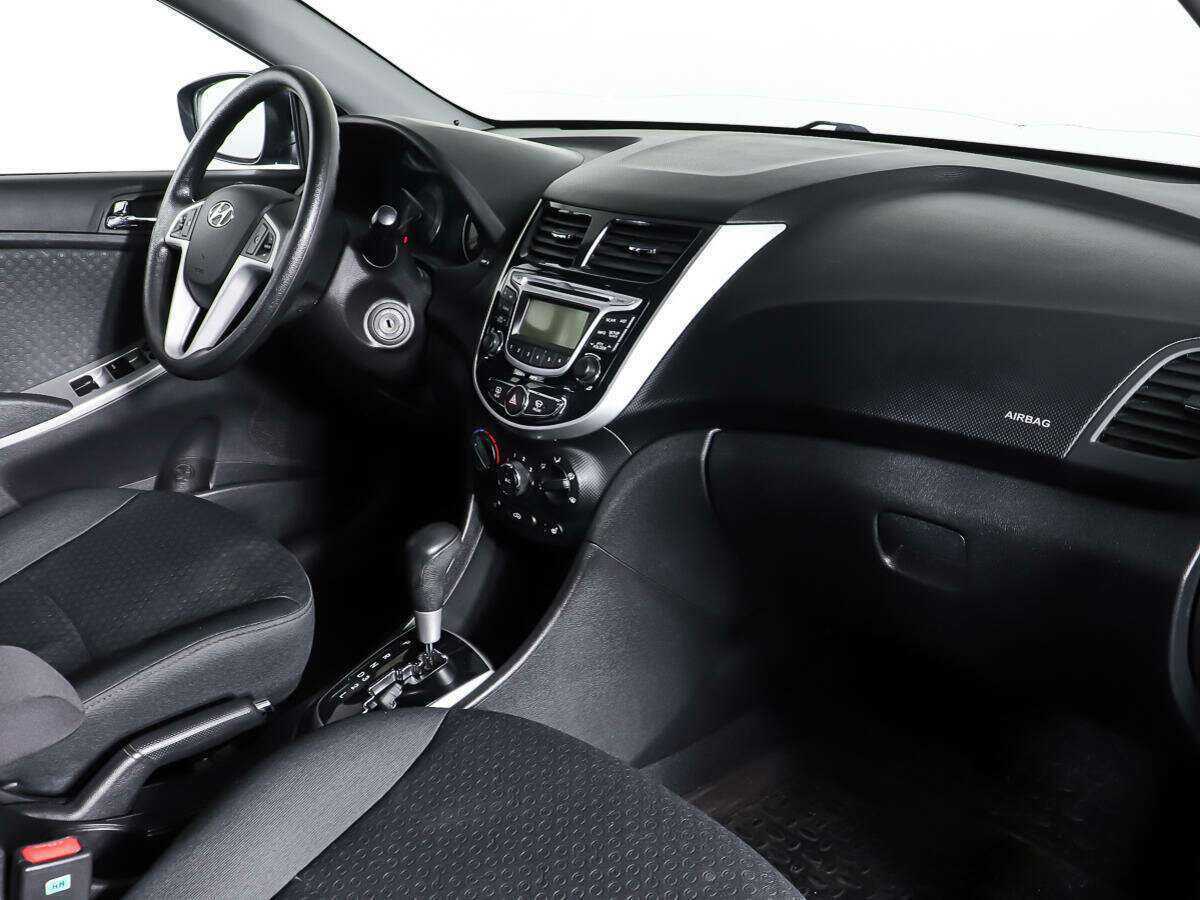 Купить Hyundai Solaris с пробегом. Фото: #8