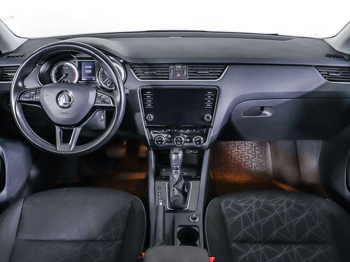 Купить Skoda Octavia с пробегом. Фото: #9