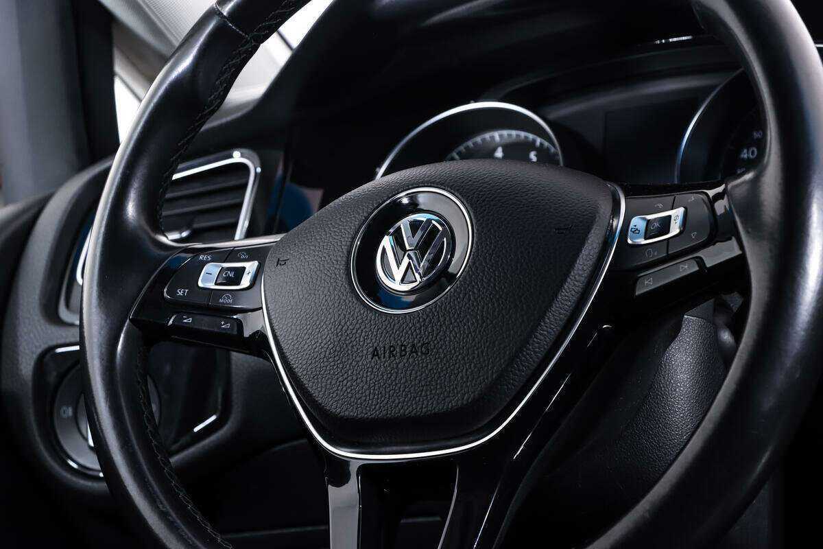 Купить Volkswagen Golf с пробегом. Фото: #14