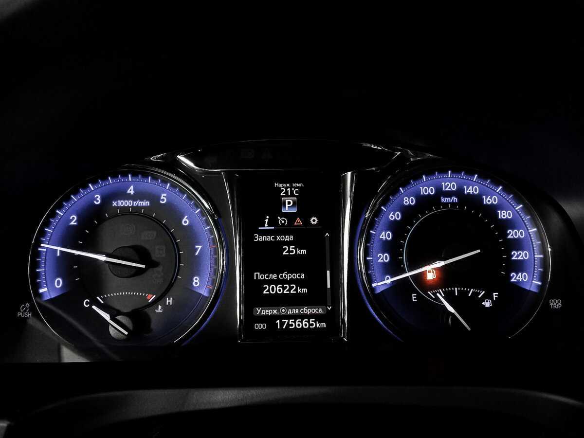 Купить Toyota Camry с пробегом. Фото: #8