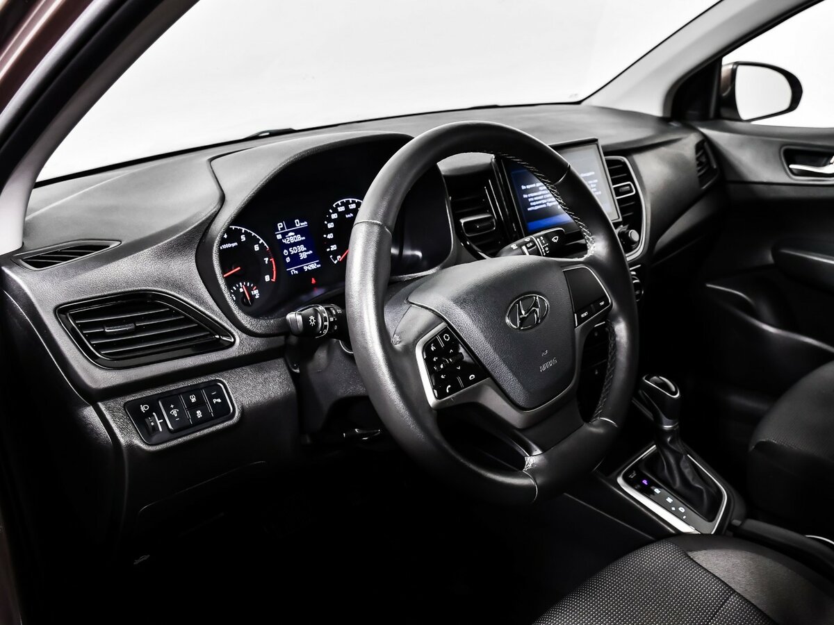 Купить Hyundai Solaris с пробегом. Фото: #10