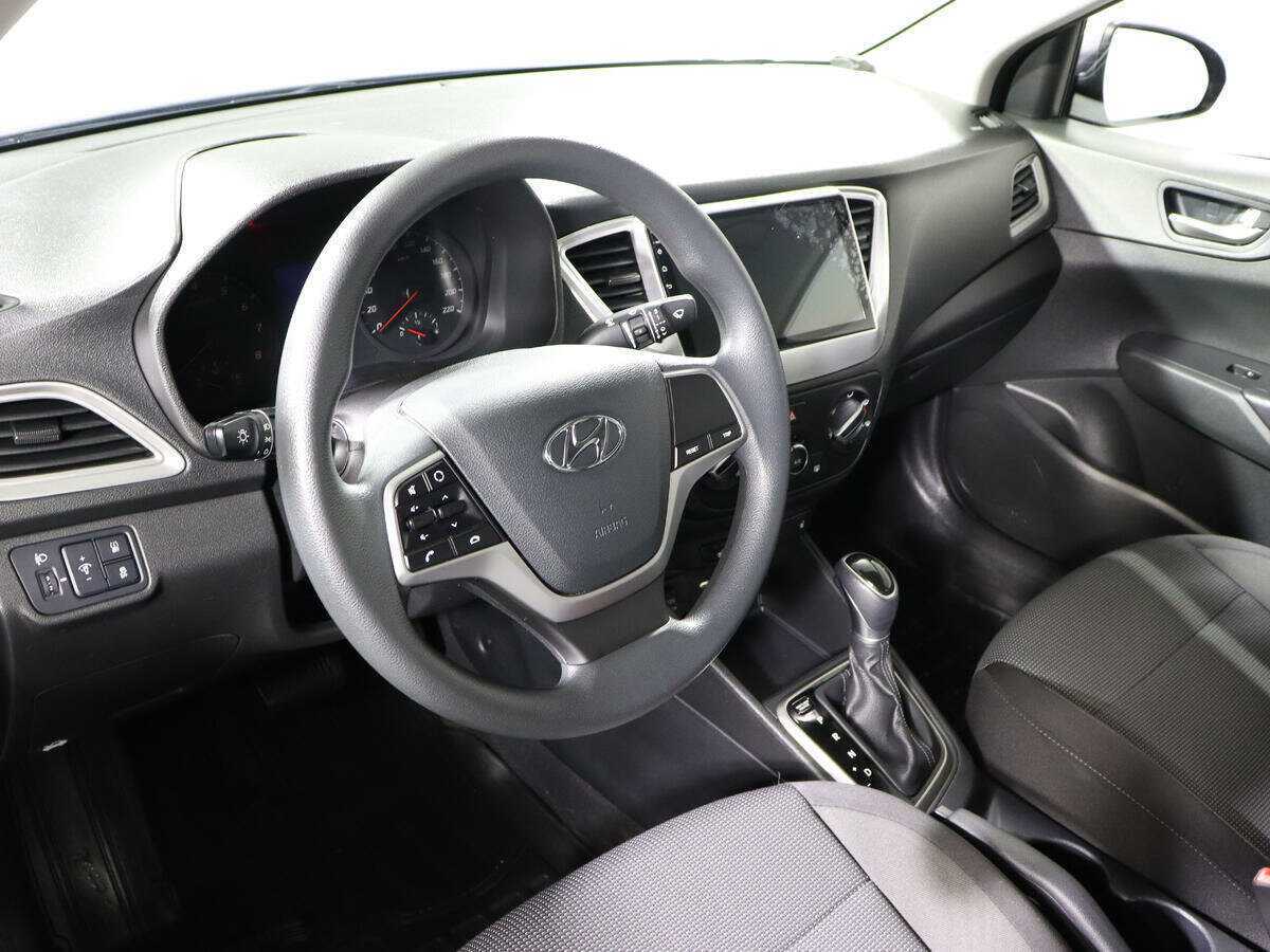 Купить Hyundai Solaris с пробегом. Фото: #11