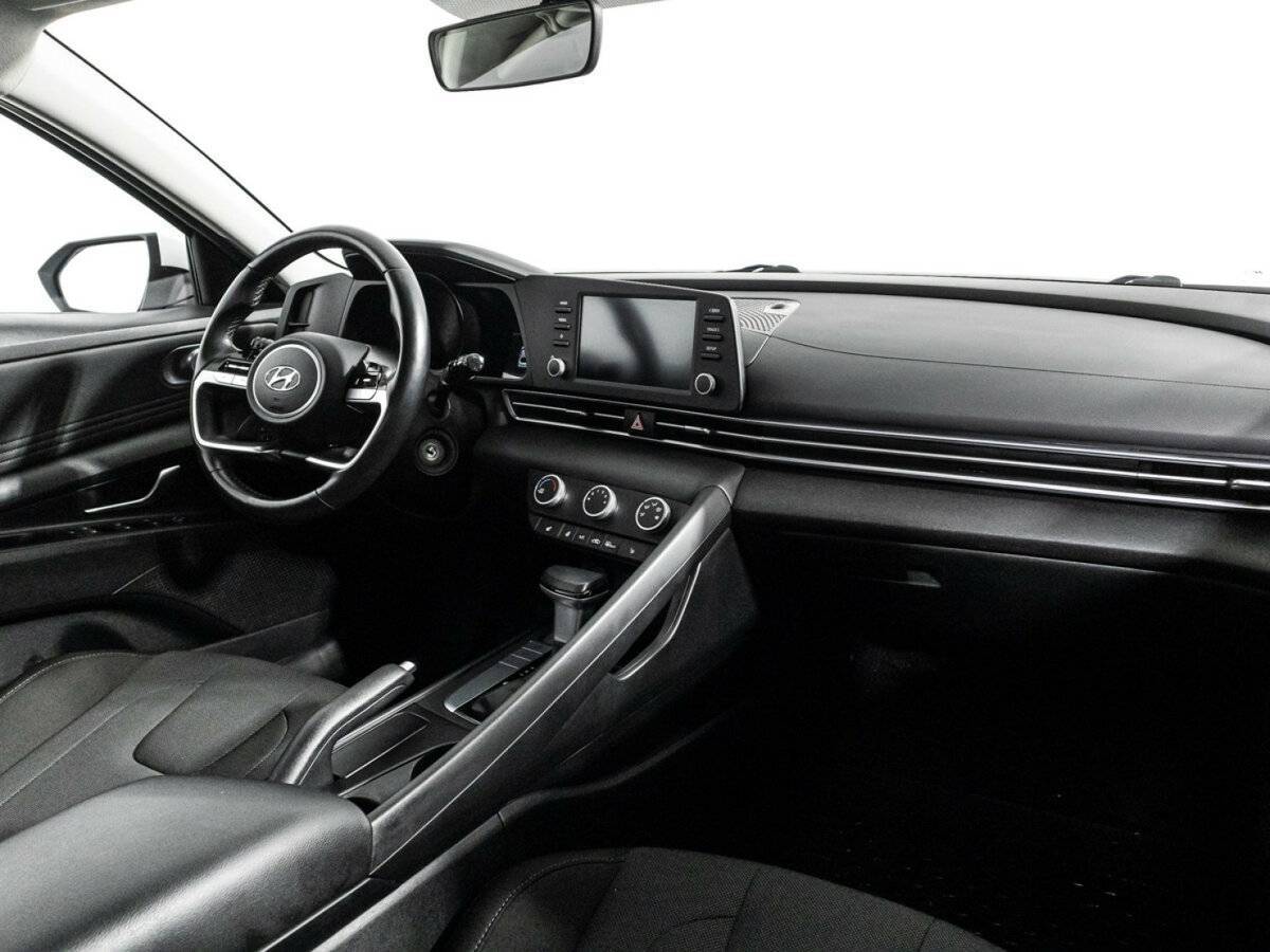 Купить Hyundai Elantra с пробегом. Фото: #8