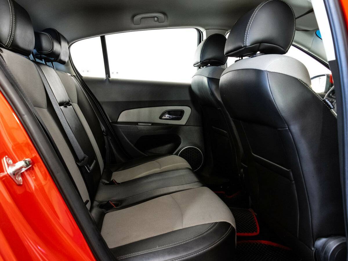 Купить Chevrolet Cruze с пробегом. Фото: #18