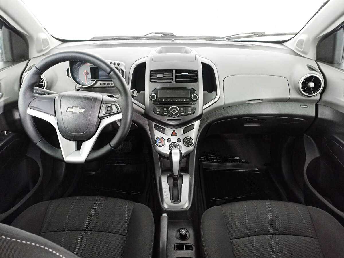Купить Chevrolet Aveo с пробегом. Фото: #11