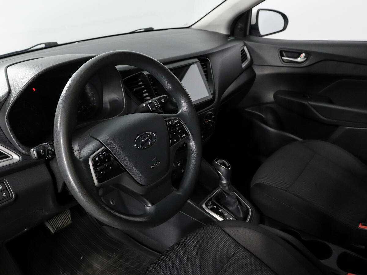 Купить Hyundai Solaris с пробегом. Фото: #8