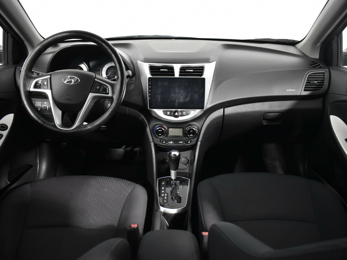 Купить Hyundai Solaris с пробегом. Фото: #10