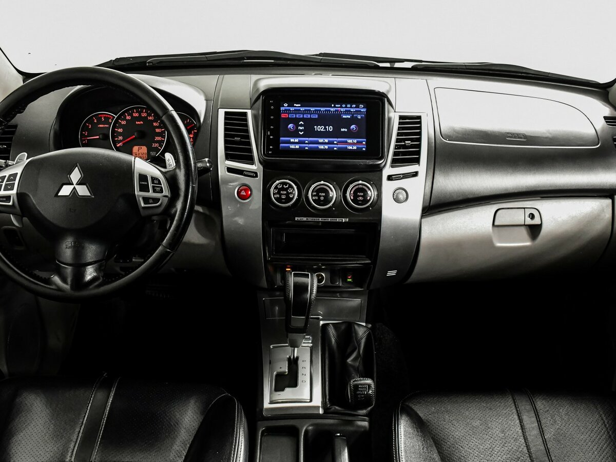 Купить Mitsubishi Pajero Sport с пробегом. Фото: #8