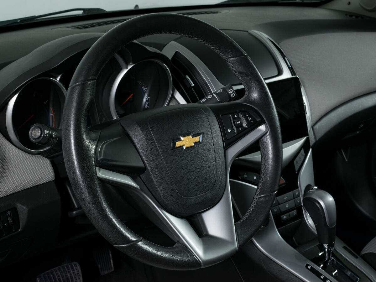 Купить Chevrolet Cruze с пробегом. Фото: #10