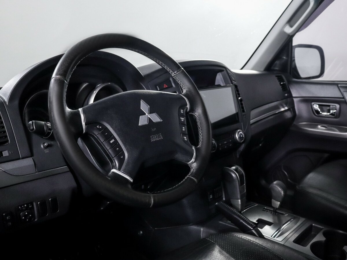 Купить Mitsubishi Pajero с пробегом. Фото: #10