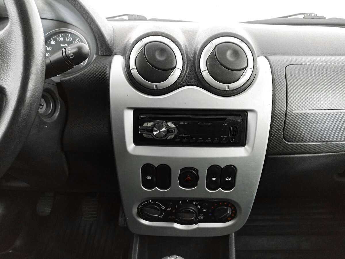 Купить Renault Sandero с пробегом. Фото: #12