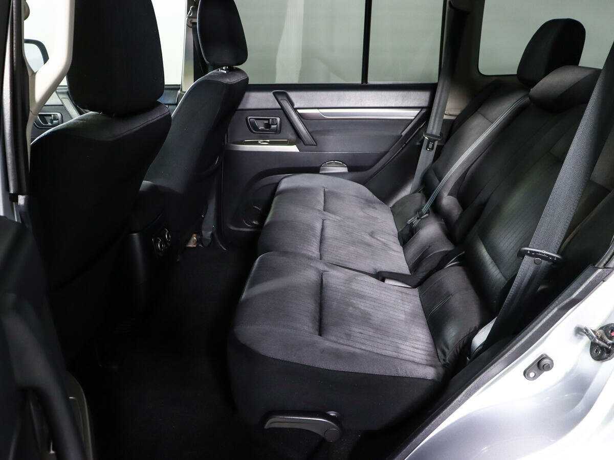 Купить Mitsubishi Pajero с пробегом. Фото: #6