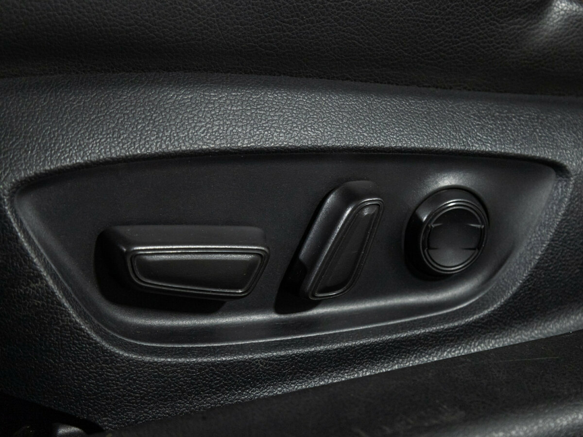 Купить Toyota Camry с пробегом. Фото: #11