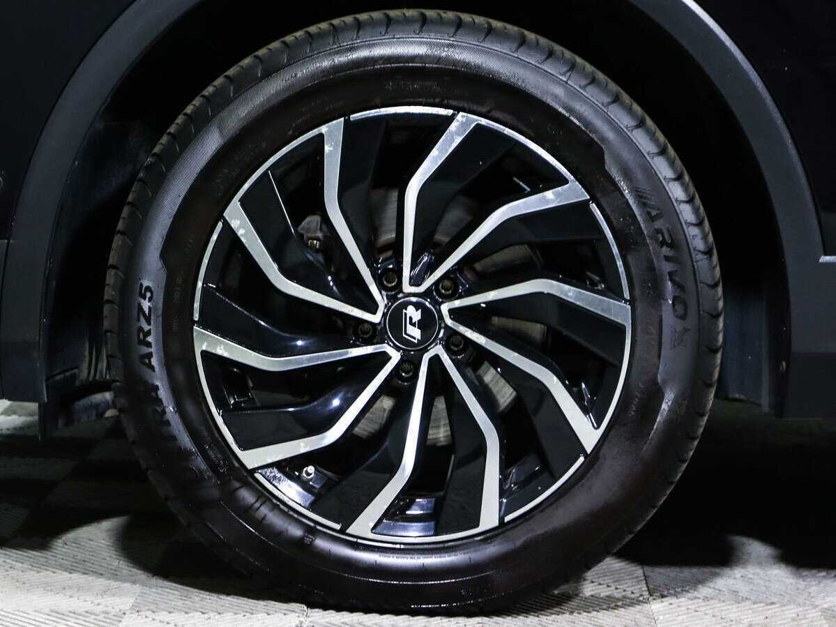 Купить Volkswagen Tiguan с пробегом. Фото: #19
