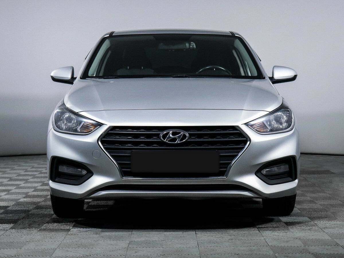 Купить Hyundai Solaris с пробегом. Фото: #1