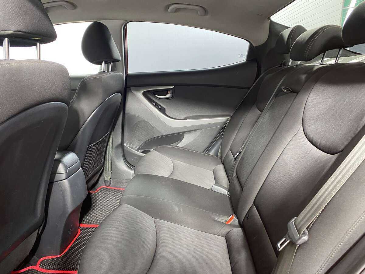Купить Hyundai Elantra с пробегом. Фото: #7