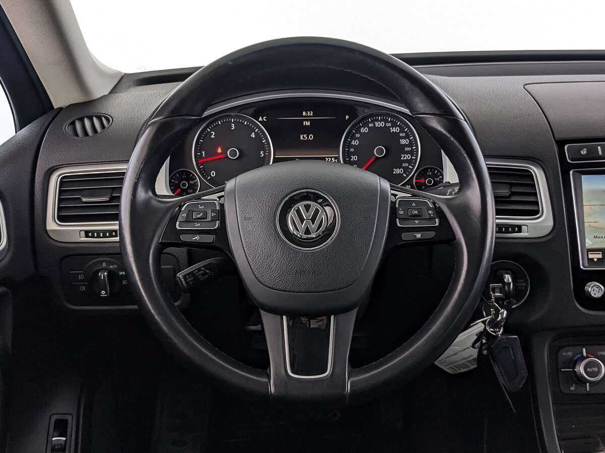 Купить Volkswagen Touareg с пробегом. Фото: #20