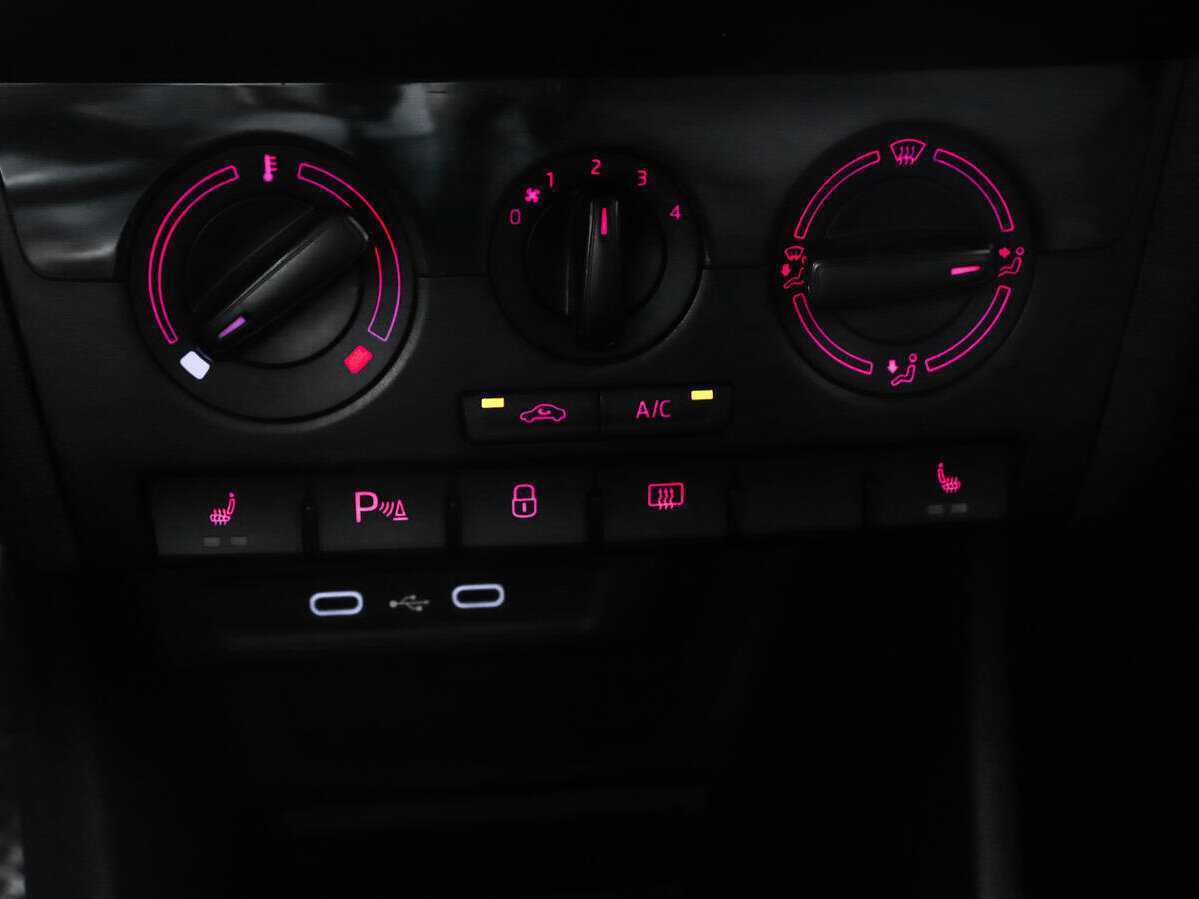 Купить Volkswagen Polo с пробегом. Фото: #17