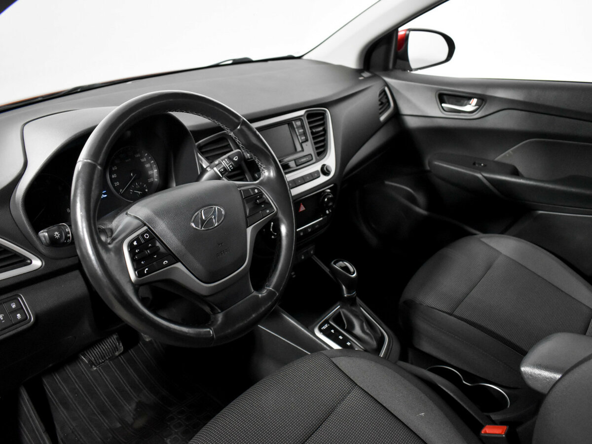 Купить Hyundai Solaris с пробегом. Фото: #8