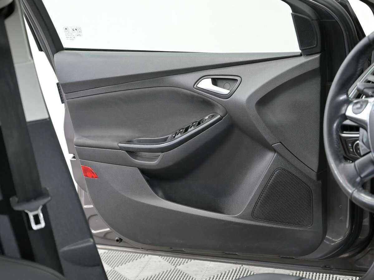 Купить Ford Focus с пробегом. Фото: #4