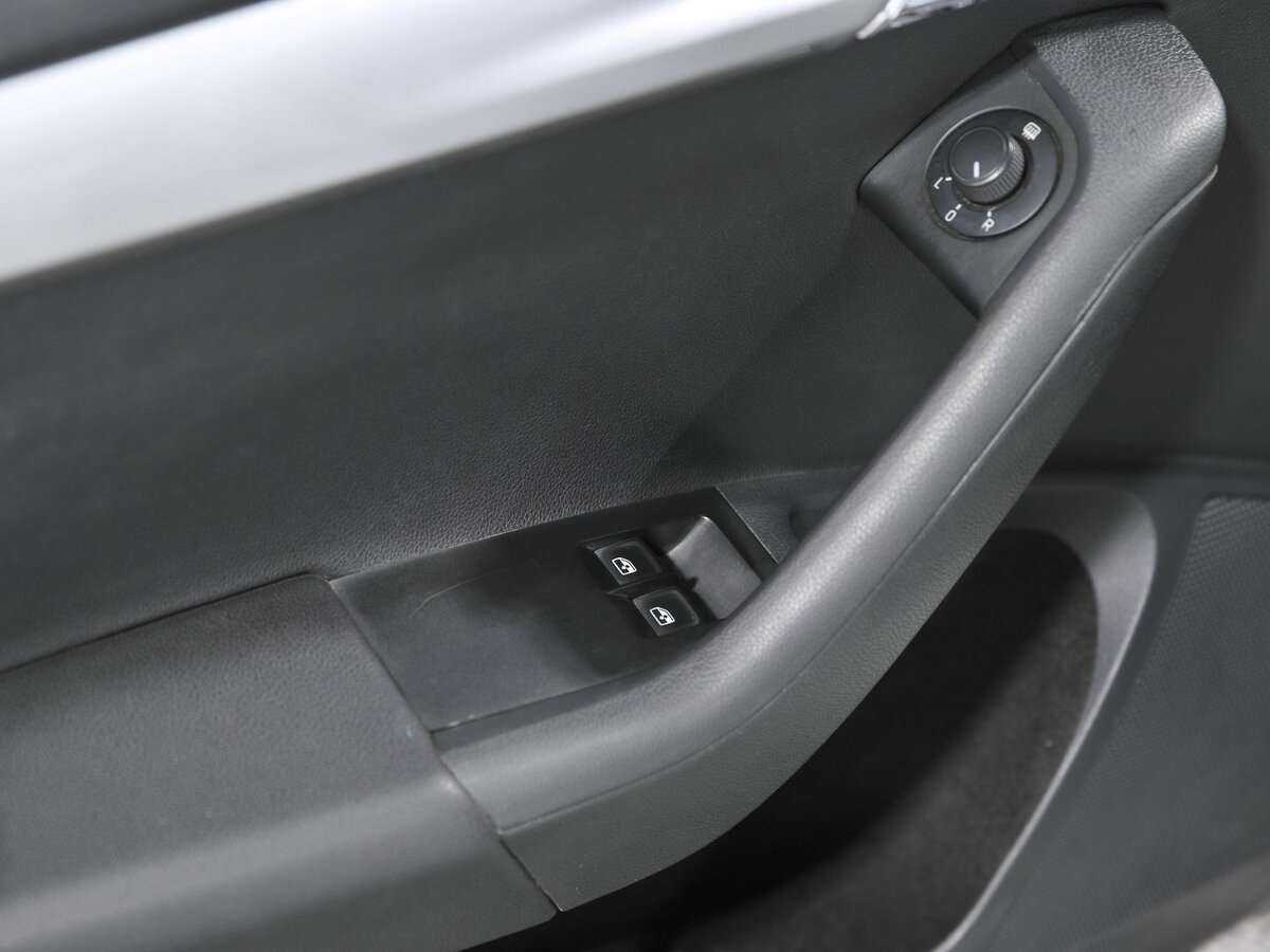 Купить Skoda Octavia с пробегом. Фото: #13