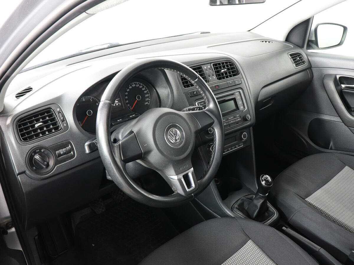 Купить Volkswagen Polo с пробегом. Фото: #8