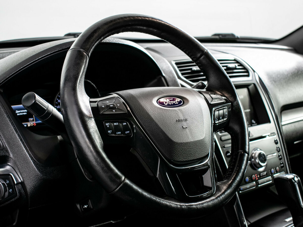 Купить Ford Explorer с пробегом. Фото: #15