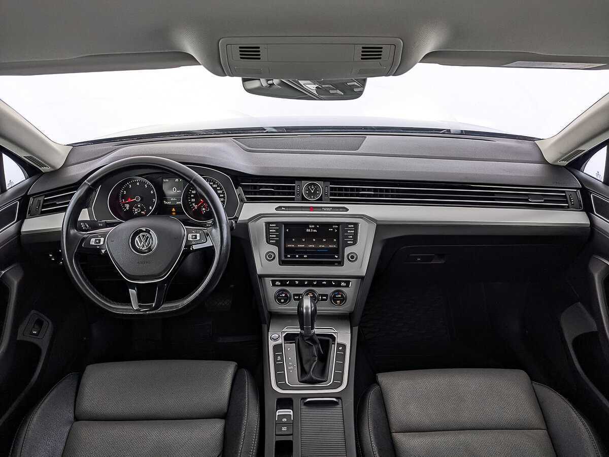 Купить Volkswagen Passat с пробегом. Фото: #13