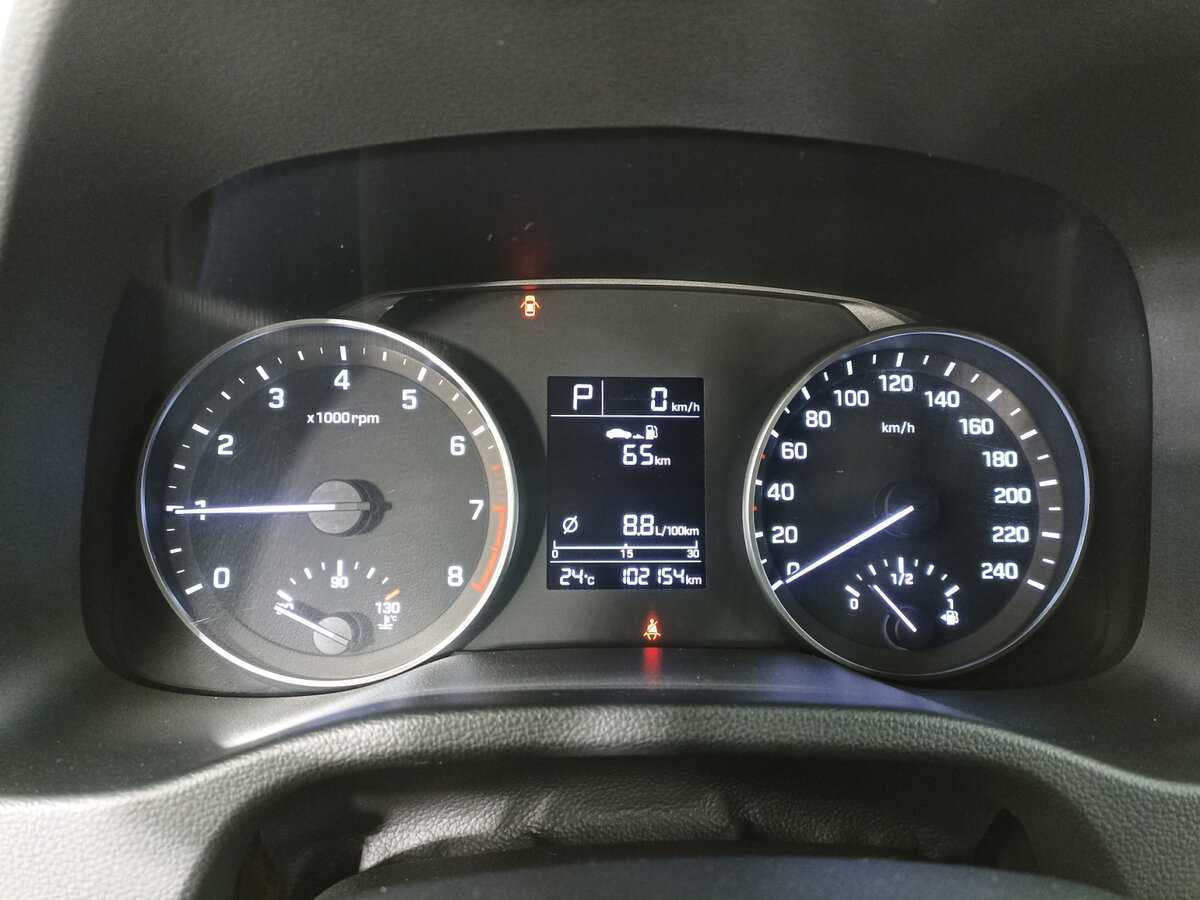 Купить Hyundai Elantra с пробегом. Фото: #10