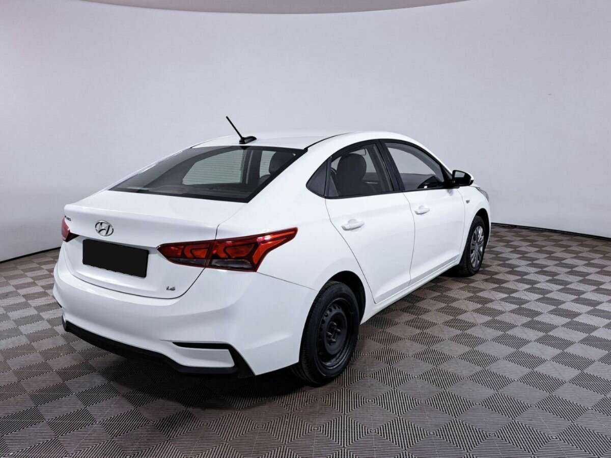 Купить Hyundai Solaris с пробегом. Фото: #4