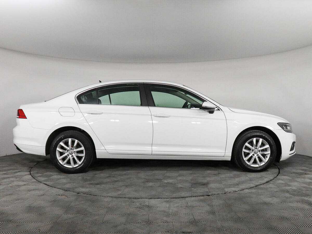 Купить Volkswagen Passat с пробегом. Фото: #3