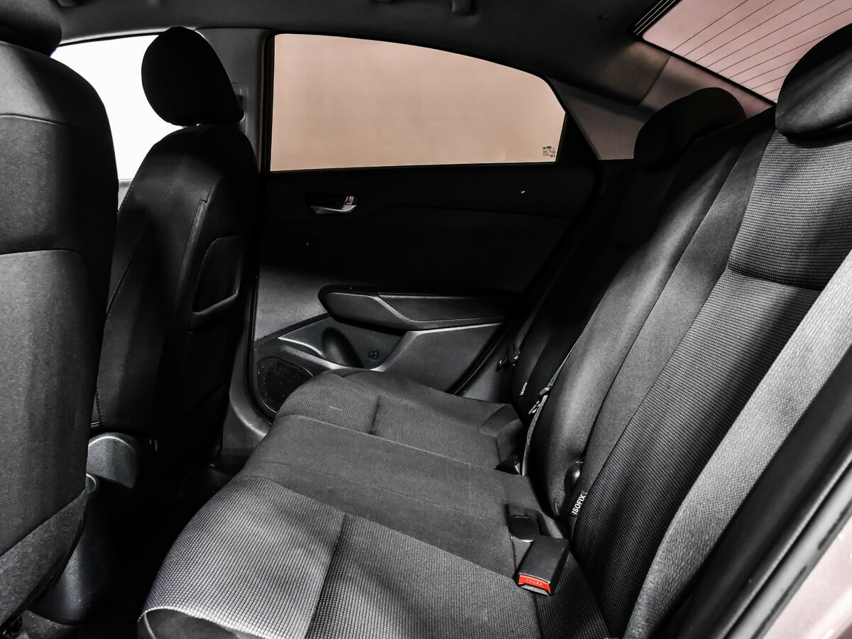 Купить Hyundai Solaris с пробегом. Фото: #9