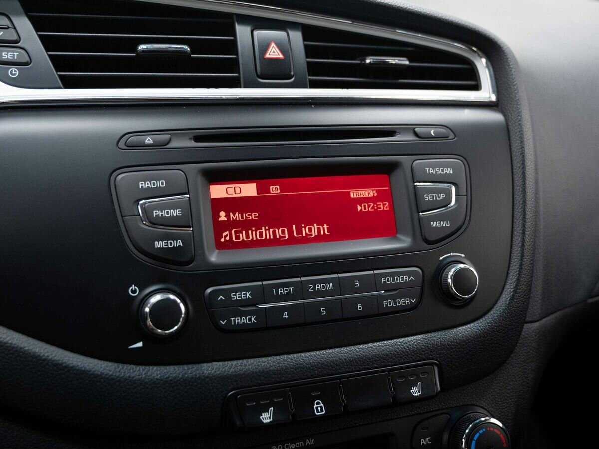 Купить Kia Ceed с пробегом. Фото: #19