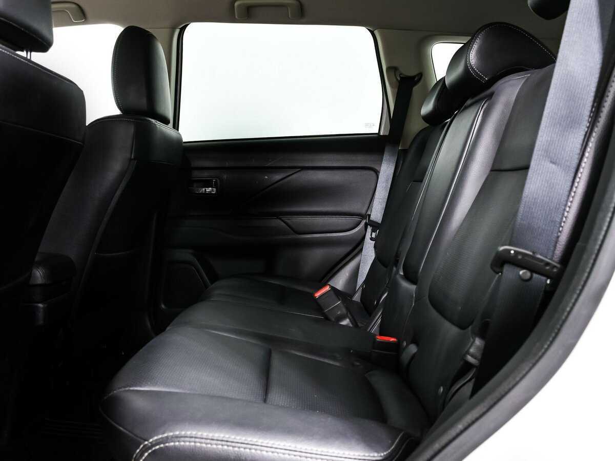Купить Mitsubishi Outlander с пробегом. Фото: #12