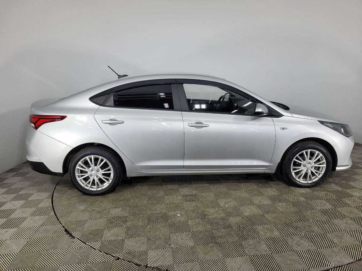 Купить Hyundai Solaris с пробегом. Фото: #3