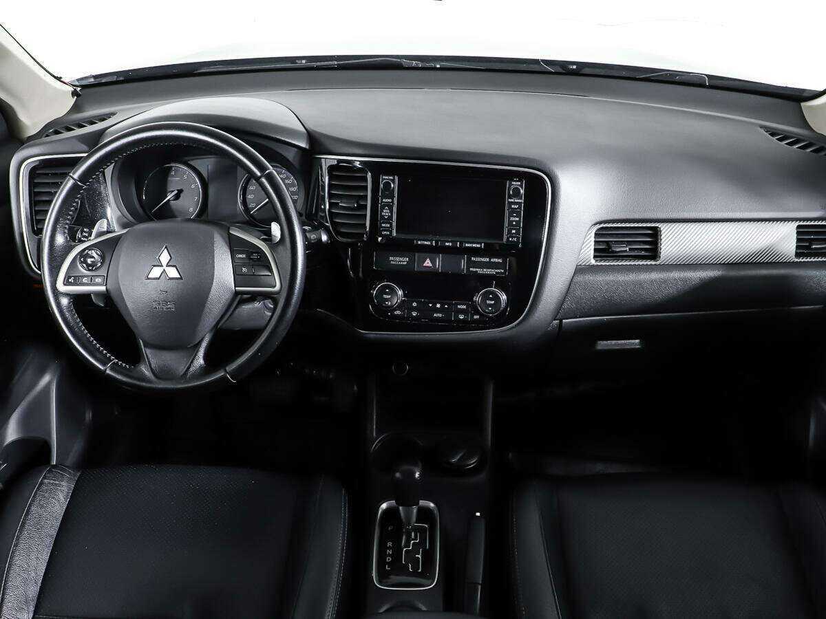 Купить Mitsubishi Outlander с пробегом. Фото: #11