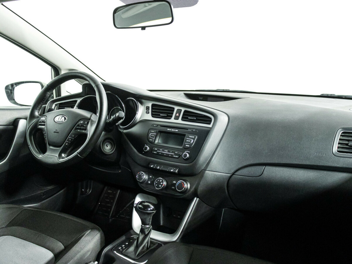 Купить Kia Ceed с пробегом. Фото: #8