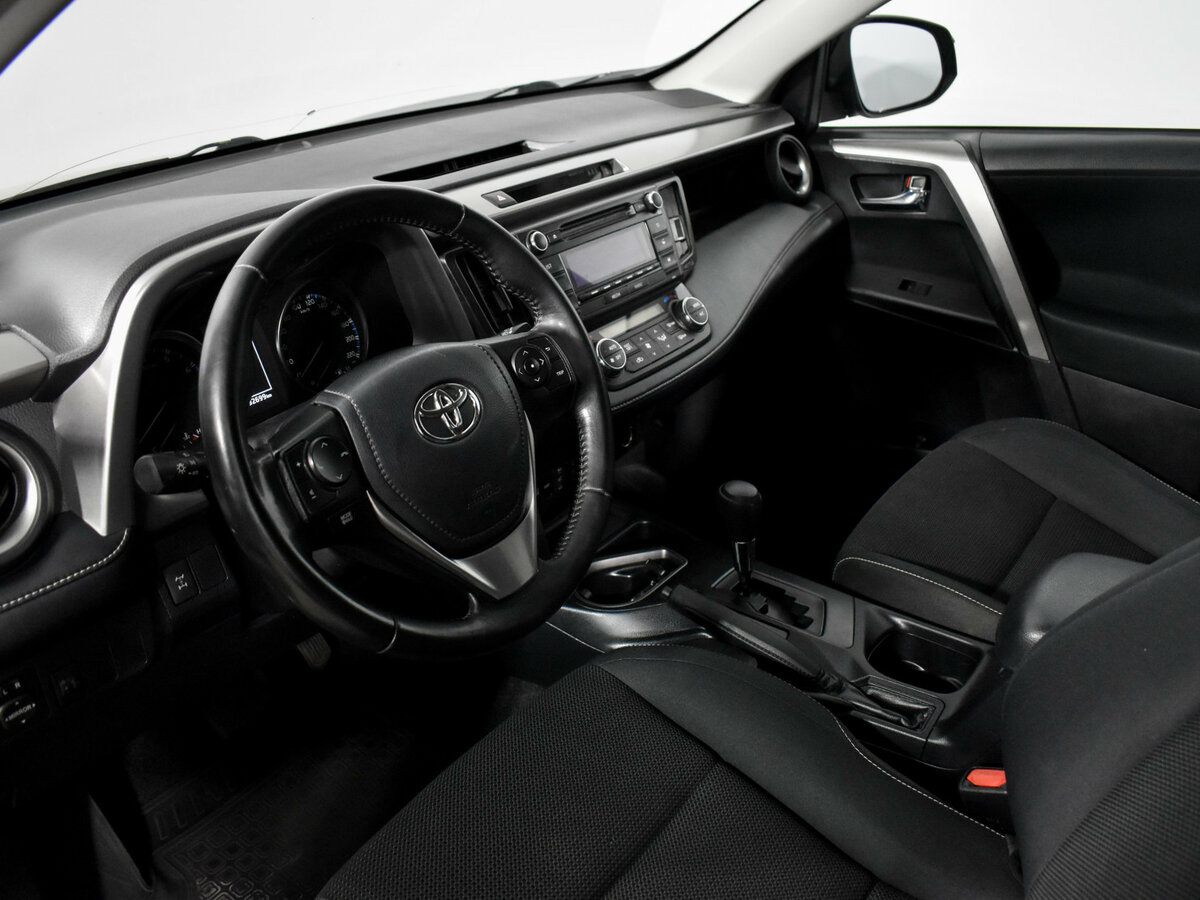 Купить Toyota RAV4 с пробегом. Фото: #8