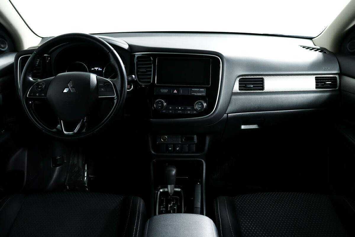 Купить Mitsubishi Outlander с пробегом. Фото: #10