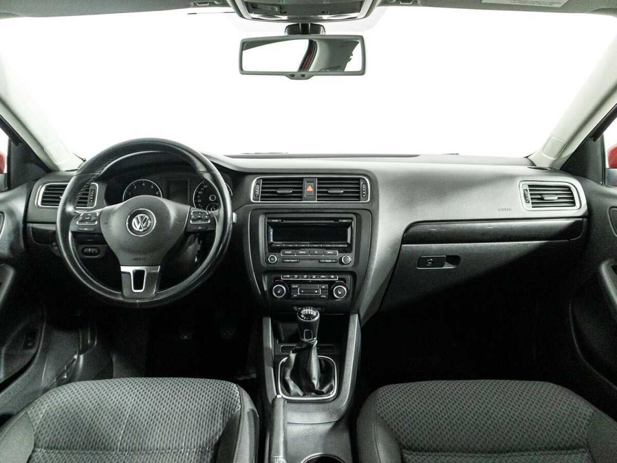 Купить Volkswagen Jetta с пробегом. Фото: #12